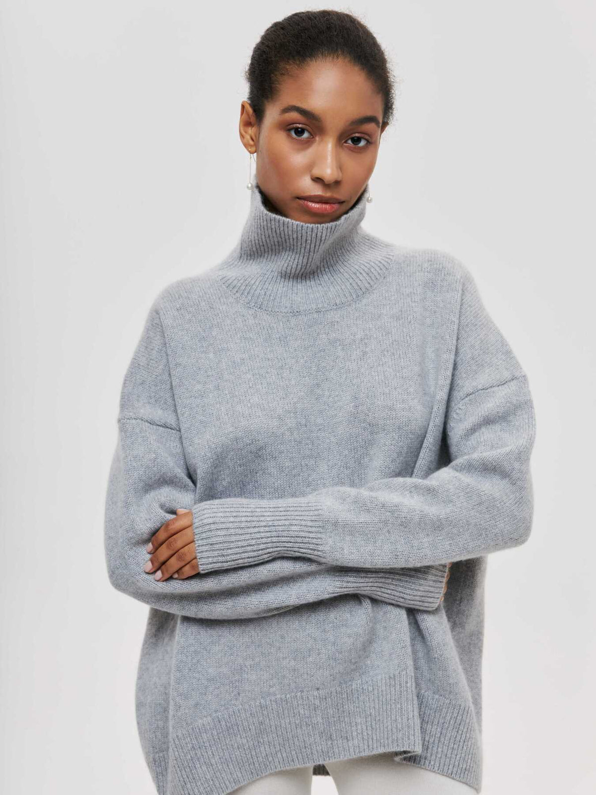 Women's solid-color turtleneck pullover sweater