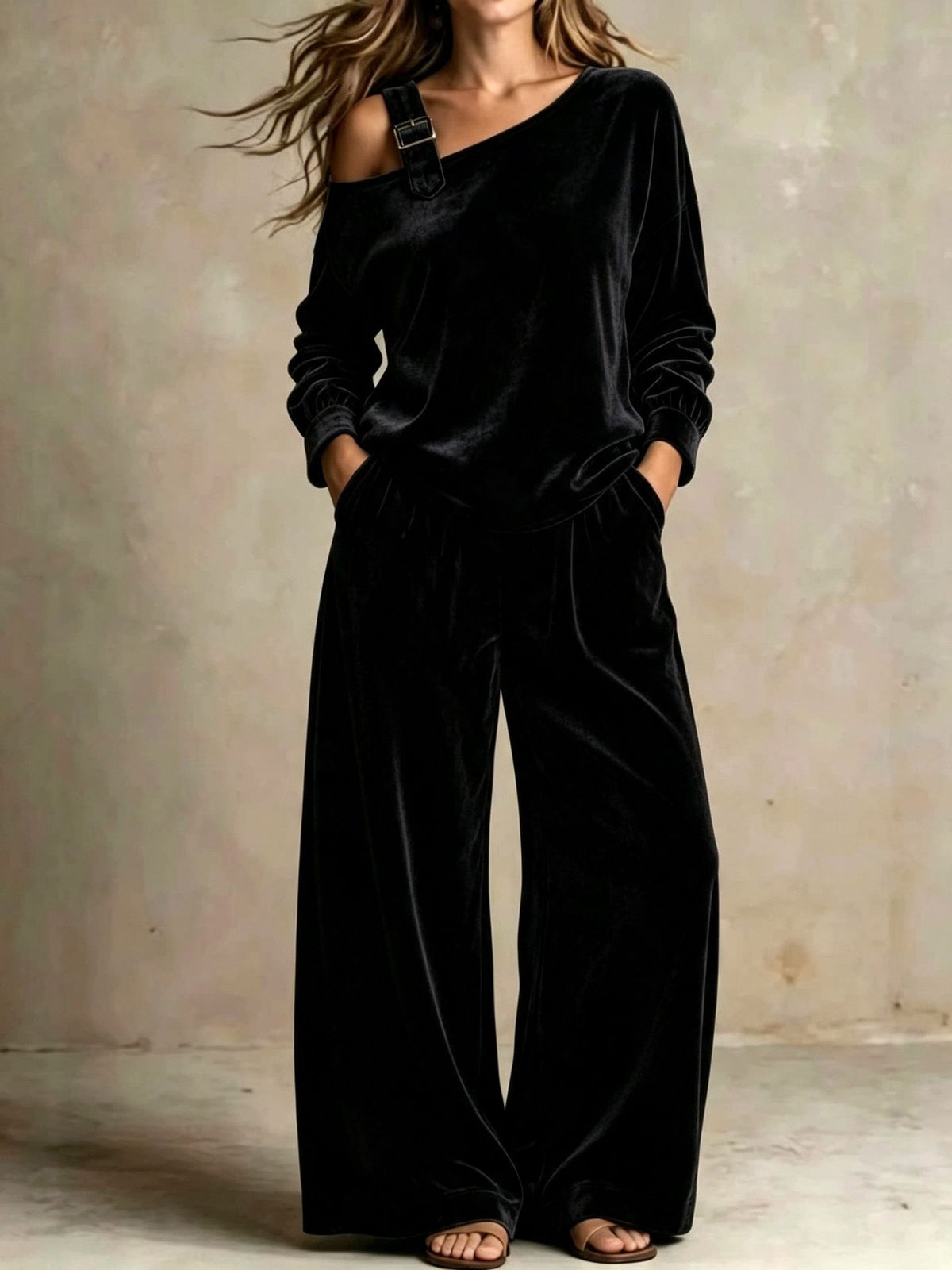 Women's off-shoulder velvet top and pants set – product image 5
