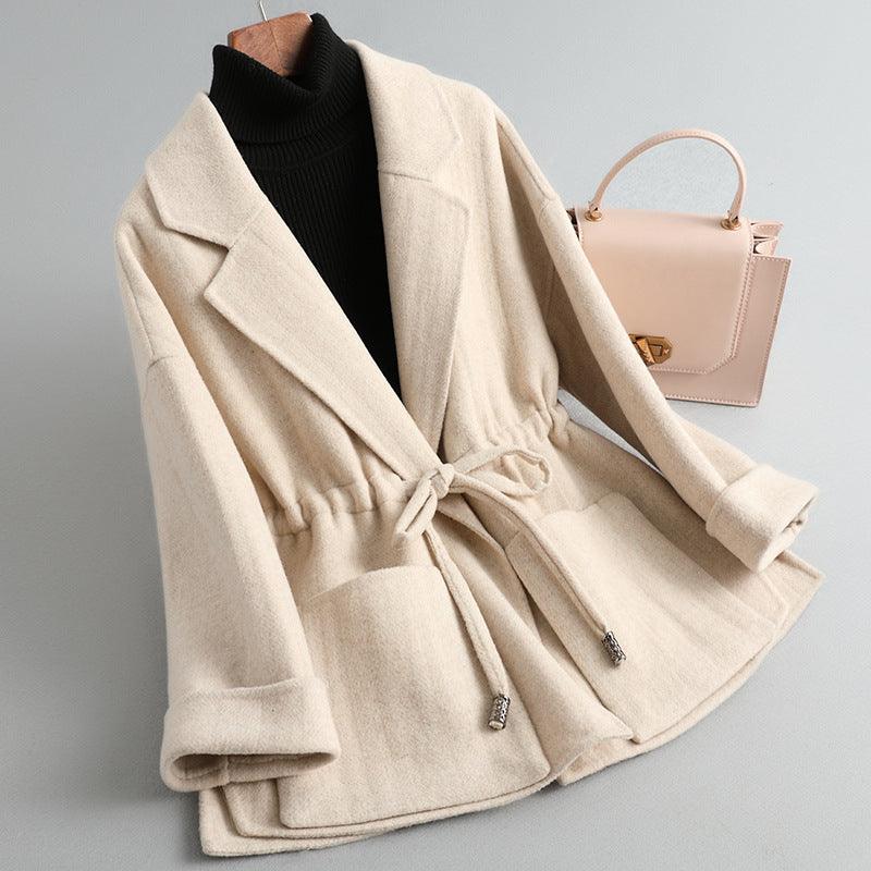 Light beige short wool coat with notched lapels and tie waist, double-sided design