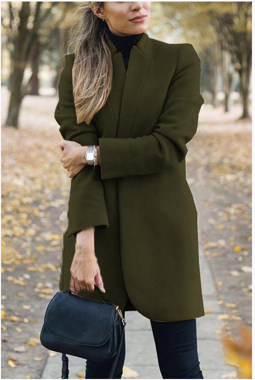 Green woolen jacket with stand-up collar and long sleeves
