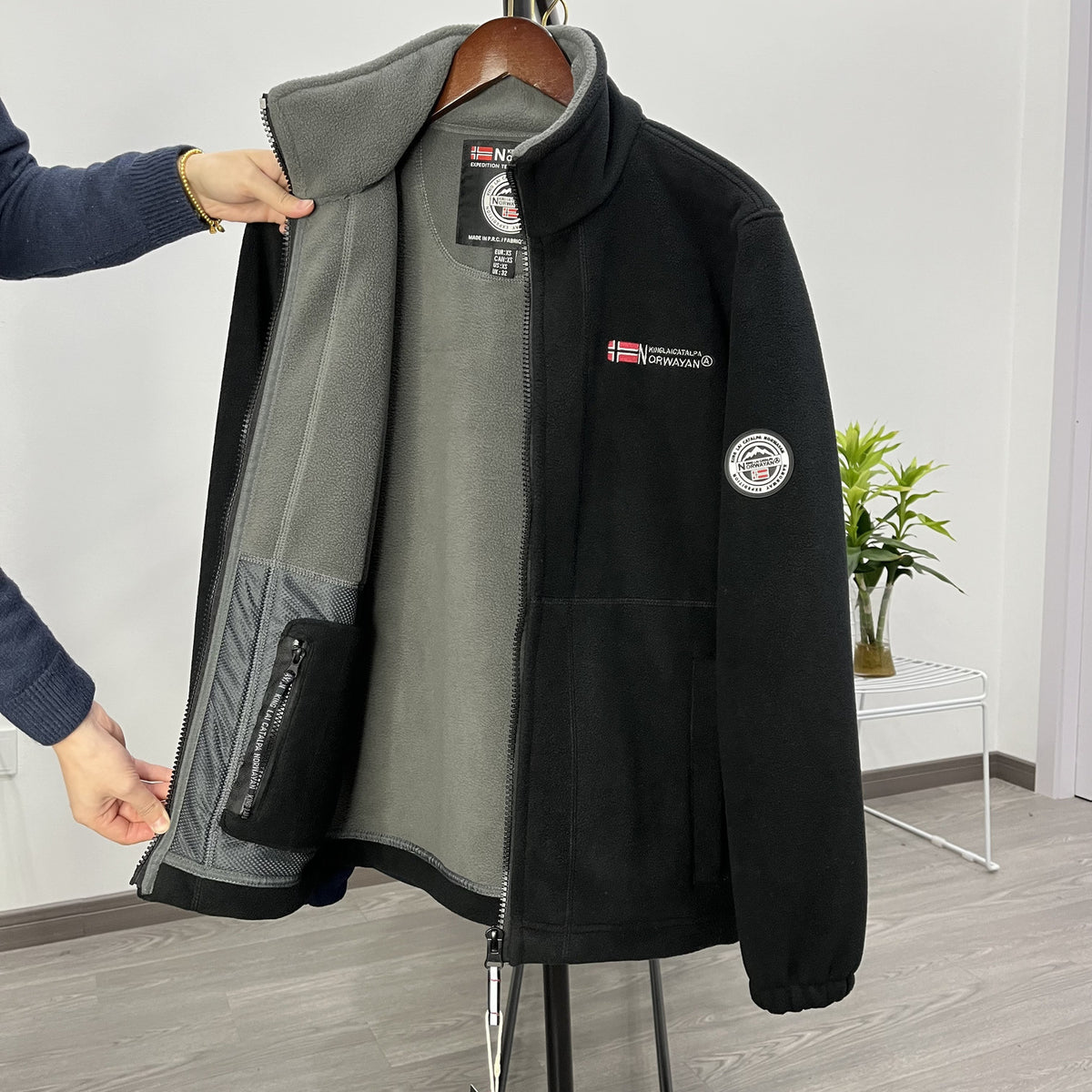 Men's extra-thick double-sided polar fleece jacket with patch pockets in five colors – photo 3 of 10