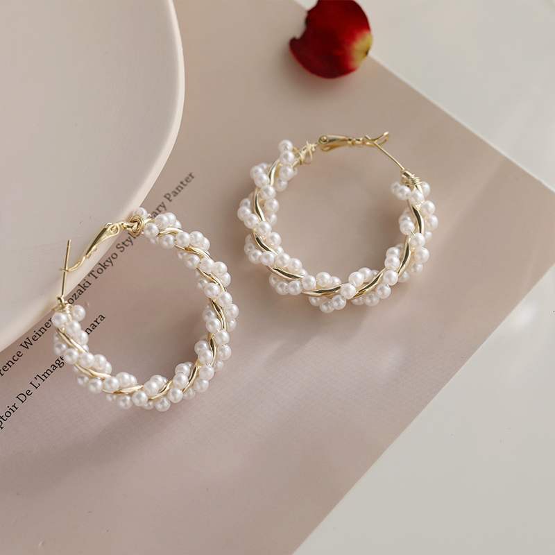 Pearl Circle High-end Exaggerated Earrings - WOMONA.COM