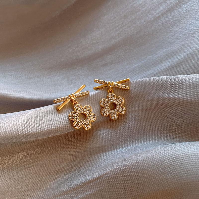 Women'S Net Red Earrings - WOMONA.COM