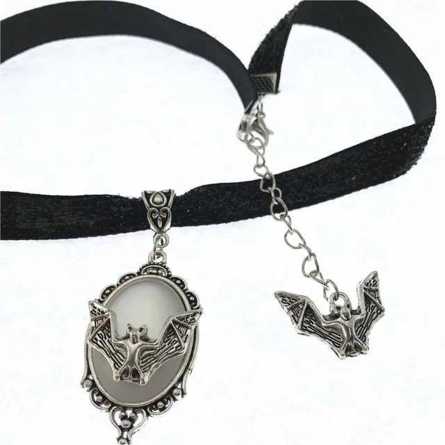 Fashionable Personality Women's Bat Flannel Necklace - WOMONA.COM