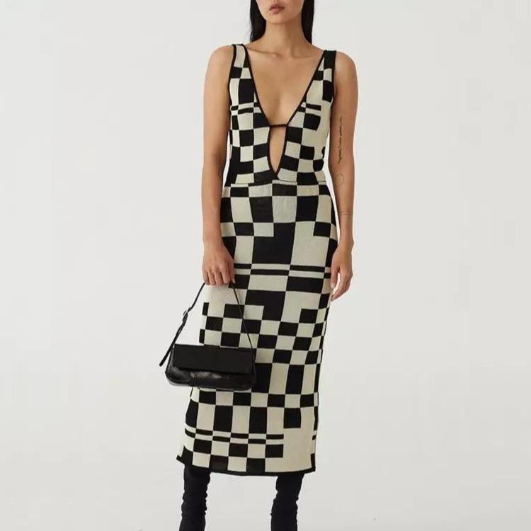 Women's V-neck Sleeveless Vest Plaid Knitted Dress - WOMONA.COM