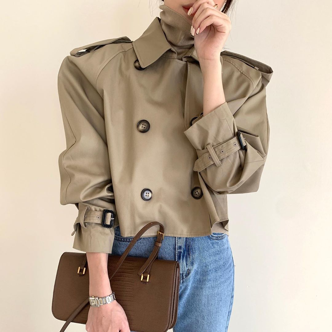 Women's short cropped double-breasted trench jacket
