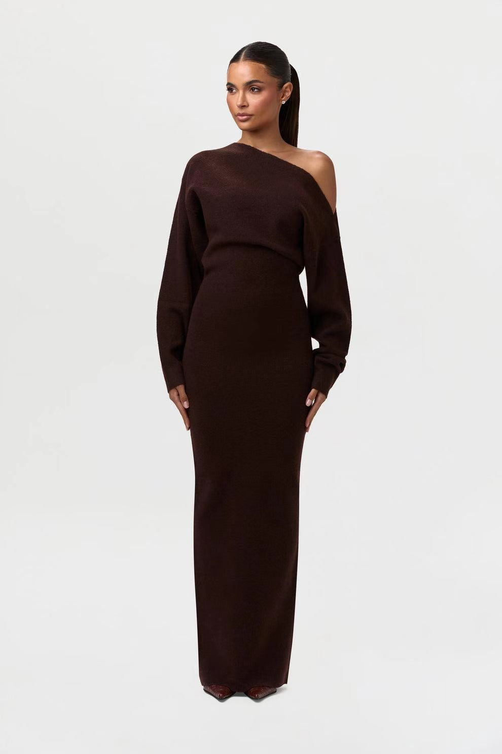 Women's off-shoulder long-sleeve knit maxi dress