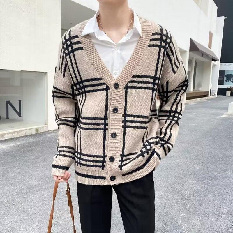 Men's knitted cardigan coat in khaki with black plaid stripes, V-neck, button front