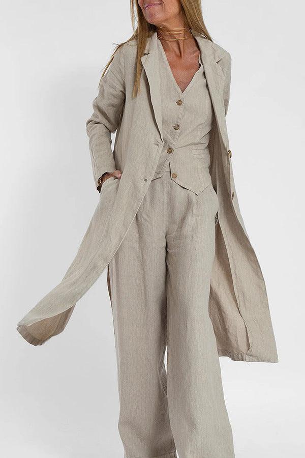 Light gray trench coat in cotton-linen with notch collar, button front, side pockets