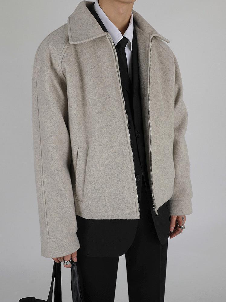 Gray short wool jacket with wide collar, zip front, side pockets, long sleeves