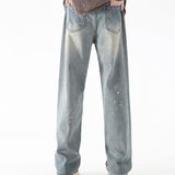 Herren-Jeans mit geradem Bein und wassergewaschenem Loch