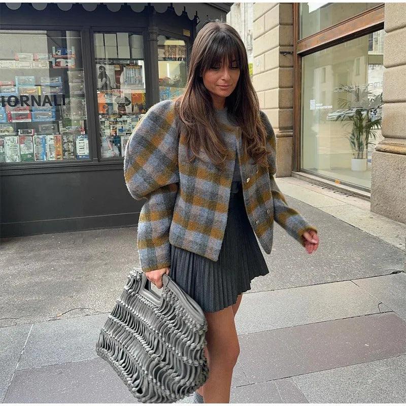 Women’s check-pattern contrast coat with button placket and wide sleeves