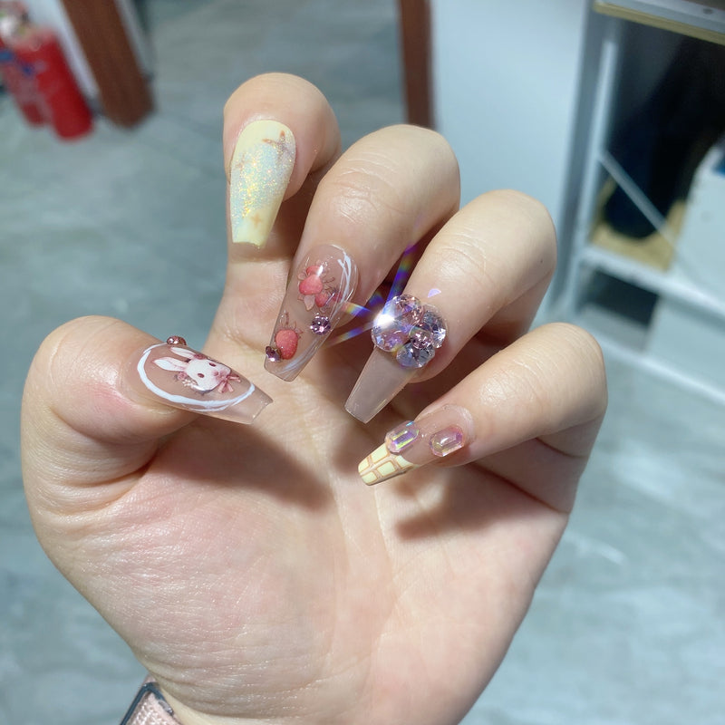 Fake Nails Patch Can Be Taken With Sweet Pet Rabbit - WOMONA.COM