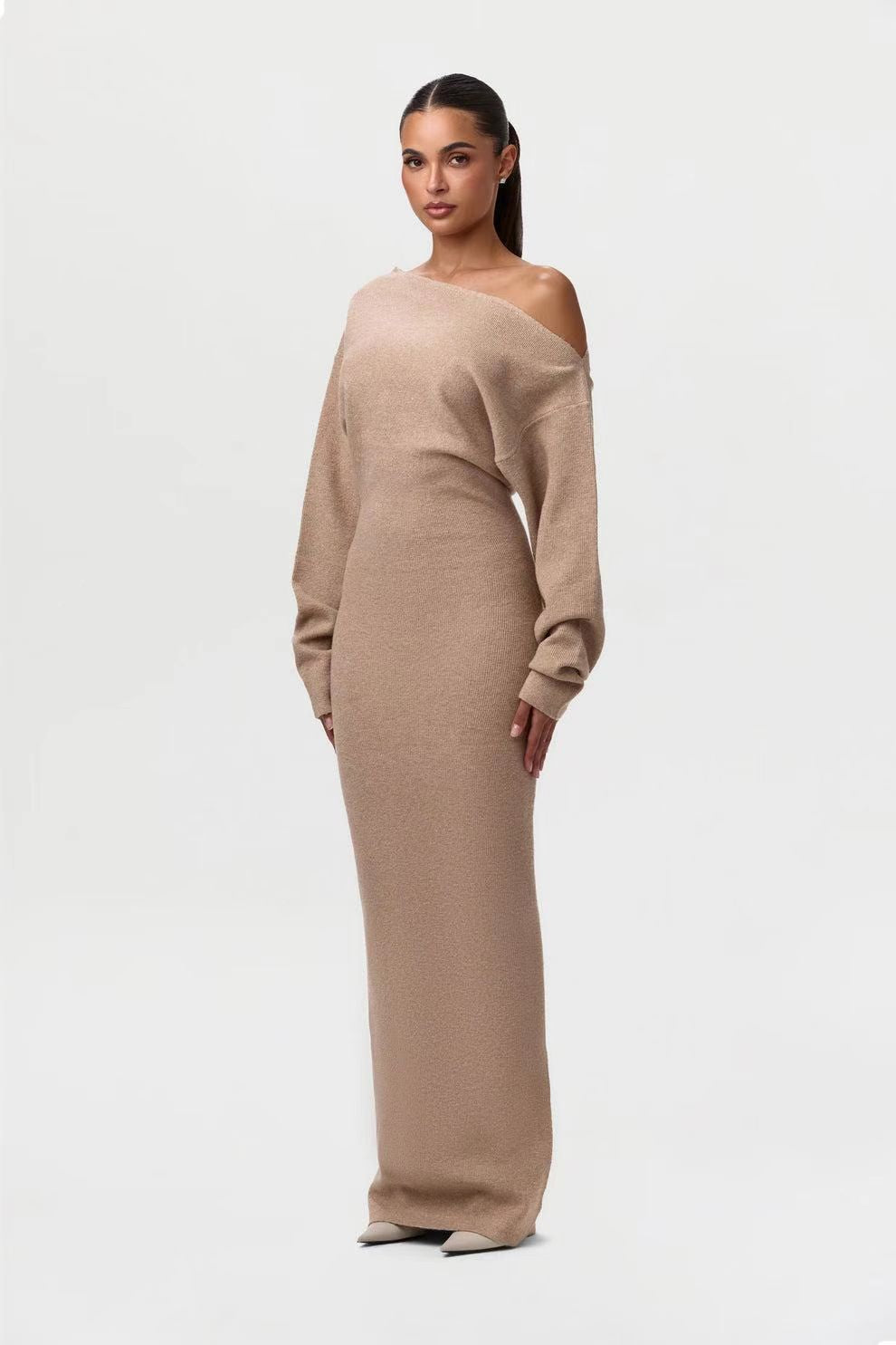 Women's off-shoulder long-sleeve knit maxi dress