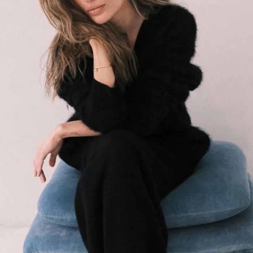 Women's relaxed V-neck button cardigan
