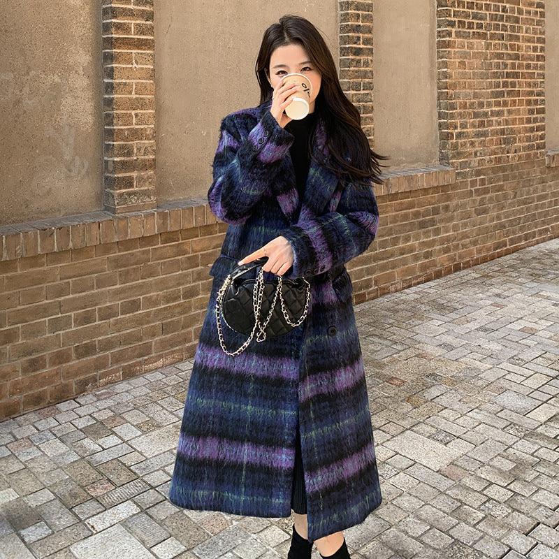 Women’s blue and purple plaid wool coat with button front and long sleeves