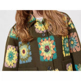 Chaqueta verde con estampado de flores y manga larga con solapa