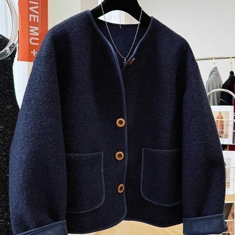 Dark lambswool cropped jacket, crewneck with button front and two front patch pockets
