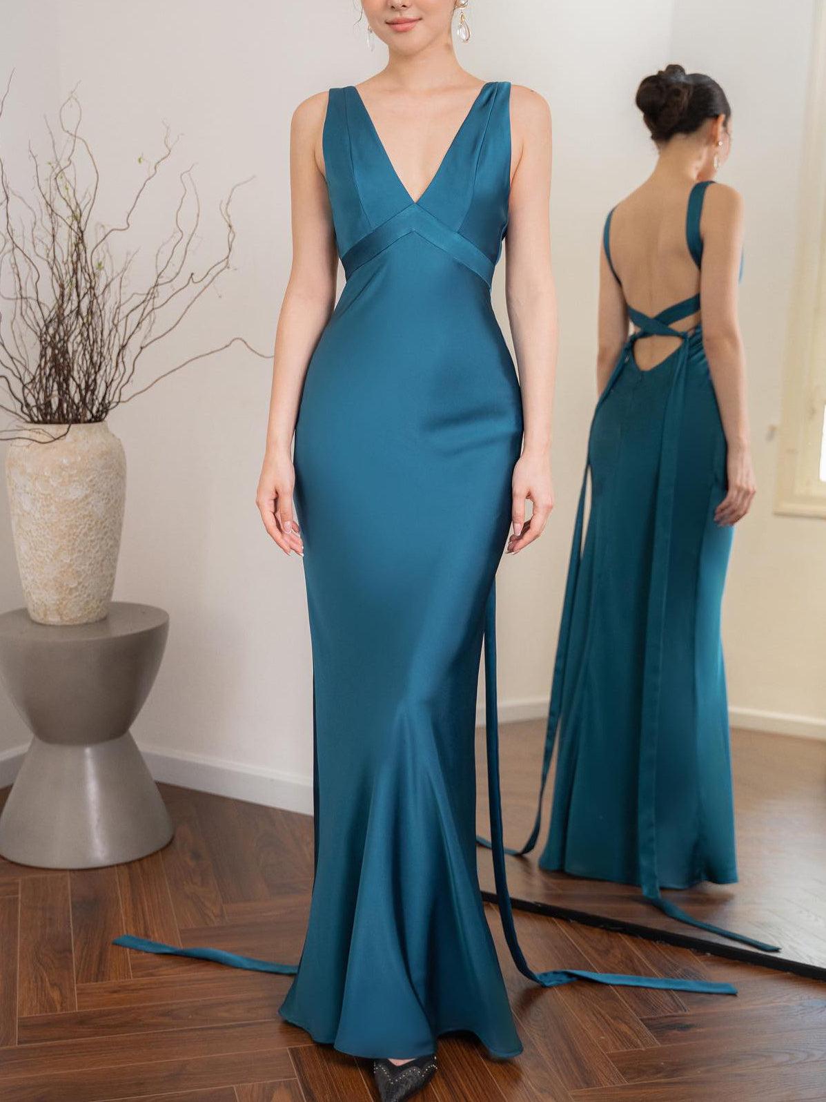 Lake blue backless strappy wedding dress, sleeveless V-neck and trumpet hem