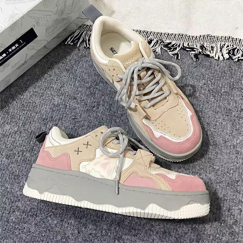 Women’s low-top retro sneakers in beige, pink and gray with lace-up front and chunky sole