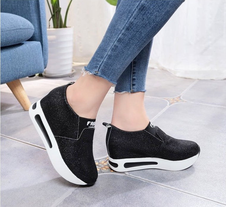 Zapatillas elegantes y con estilo para mujer.