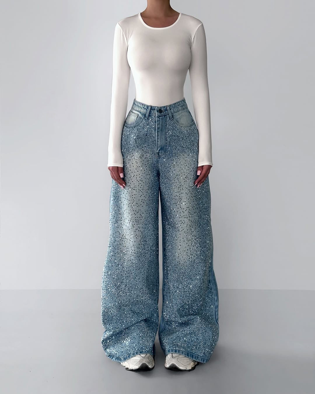 Women's Rhinestone-Detail Straight-Leg Jeans – product view 1 | WOMONA