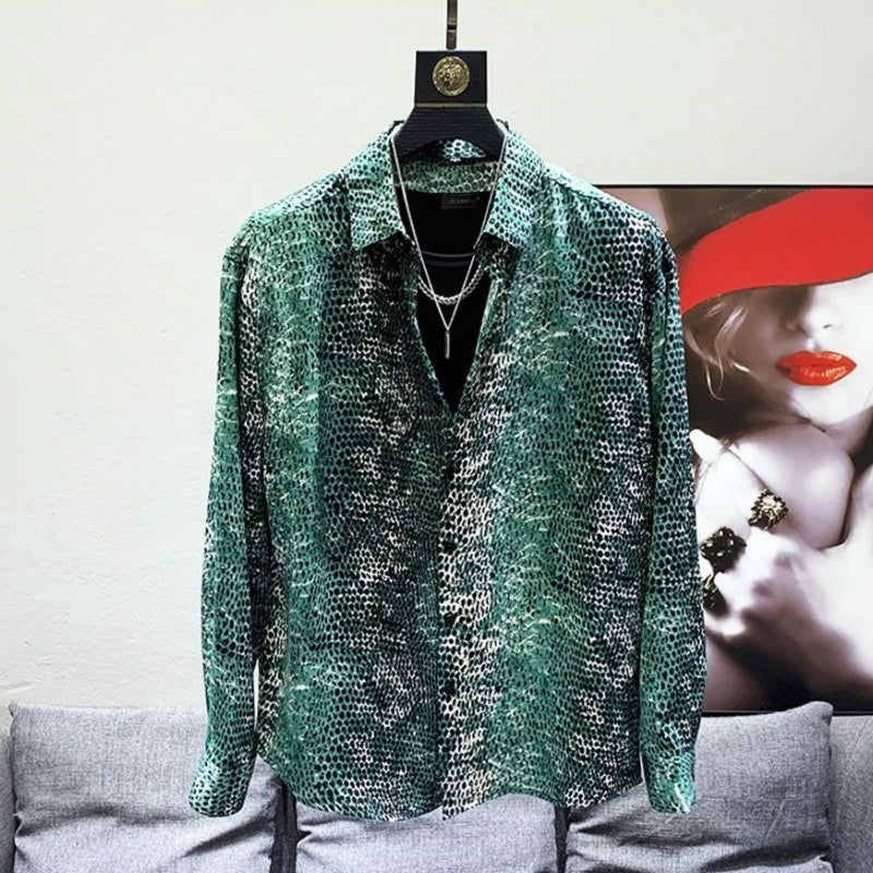 Mens casual shirt in dark green with snake-skin print, button-front and collar.