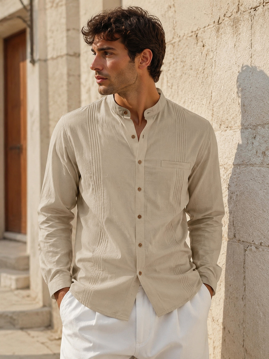 Khaki stand-collar casual shirt with vertical pleat, long sleeves, button front, chest pocket