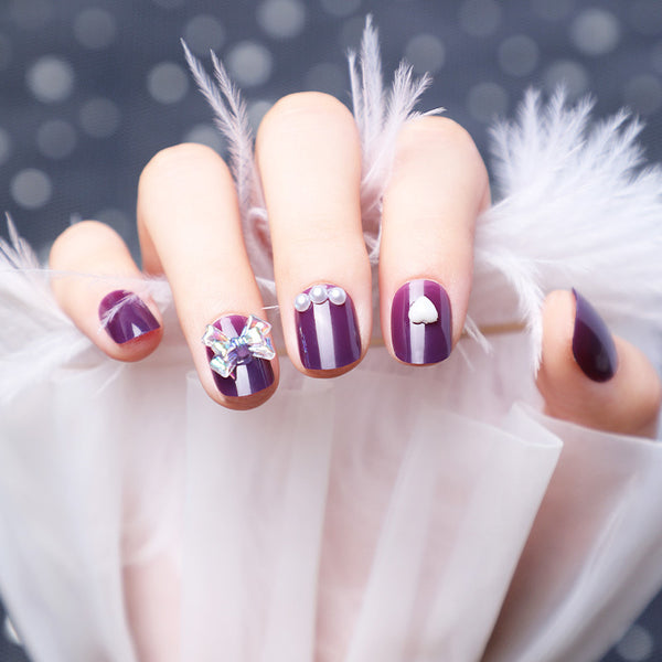 Wearing Nails With Diamonds And Purple Fake Nails - WOMONA.COM