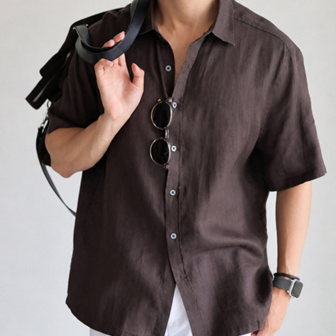 Mens short-sleeve button-up shirt, dark brown, relaxed fit, chest pocket, front view