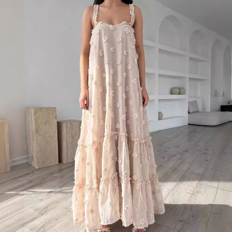 Vestido de pastel con vuelo y flores tridimensionales