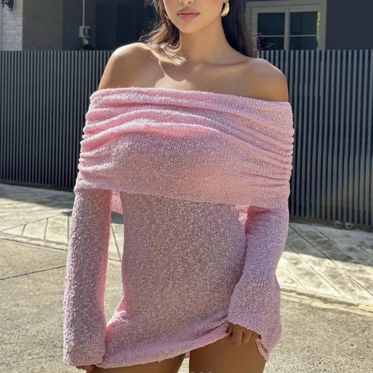 Off-shoulder textured mini dress in dusty pink, long sleeves with ruched bodice