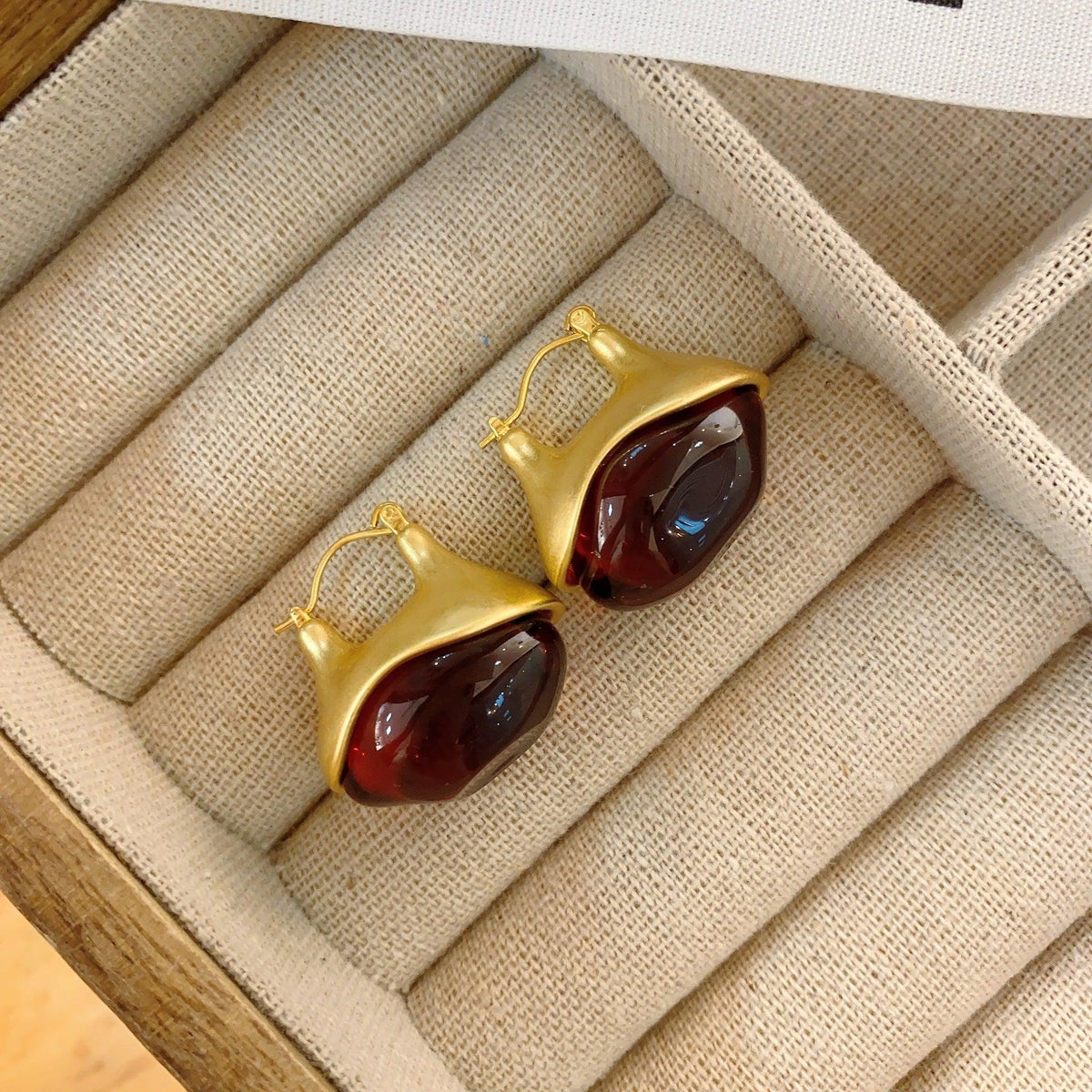 French Retro Transparent Glaze Ear Clip - WOMONA.COM