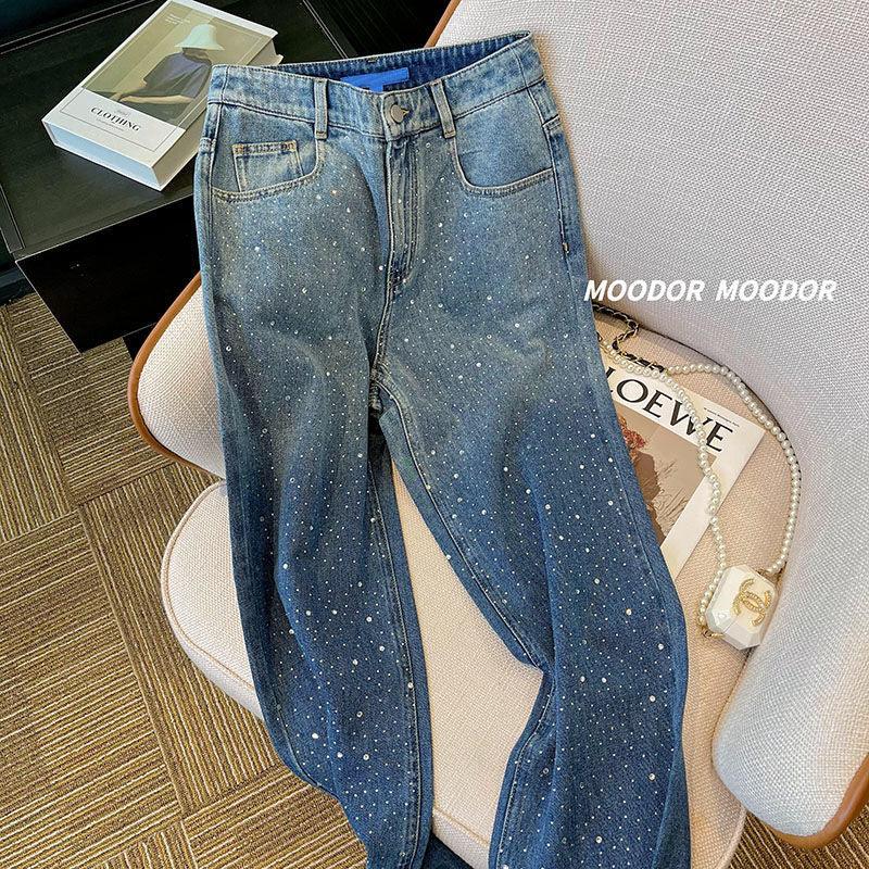 Blue speckled denim jeans, high waist, belt loops, front pockets, straight wide cut