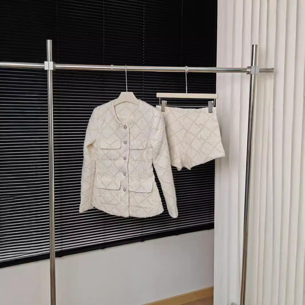 Diamond plaid tweed hunting jacket with matching shorts set, light cream color