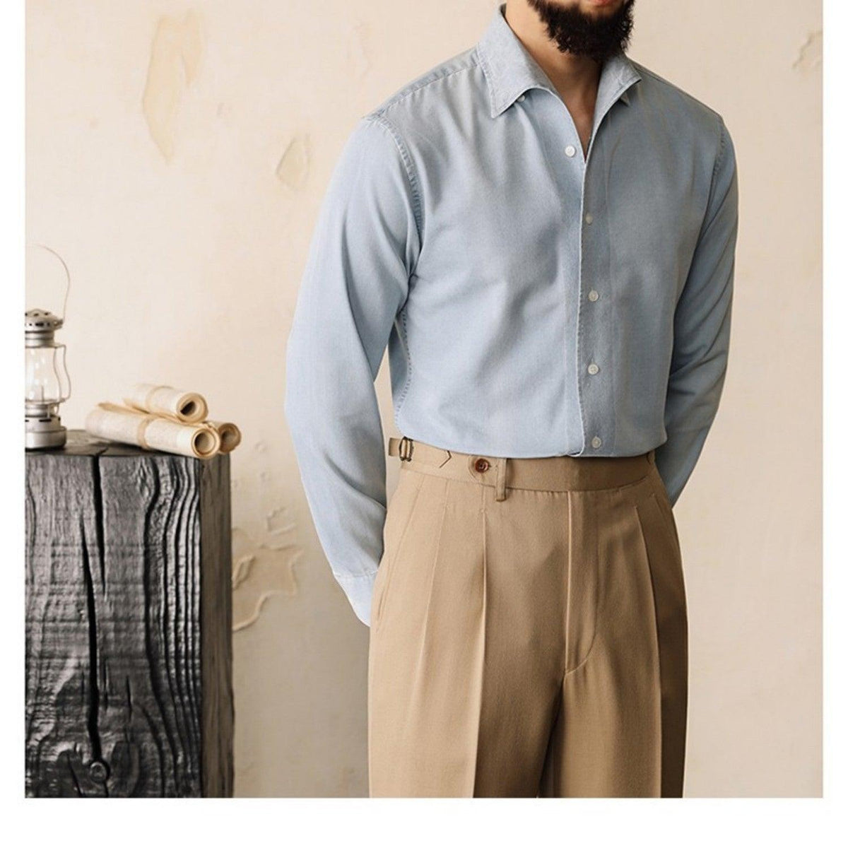 Men's loose-fit iron-free solid color shirt, muted light blue, button-up chest detail