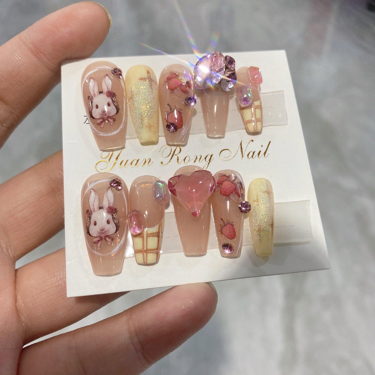Fake Nails Patch Can Be Taken With Sweet Pet Rabbit - WOMONA.COM