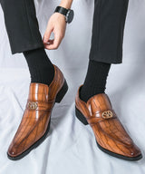 Zapatos de hombre puntiagudos casuales de moda de talla grande