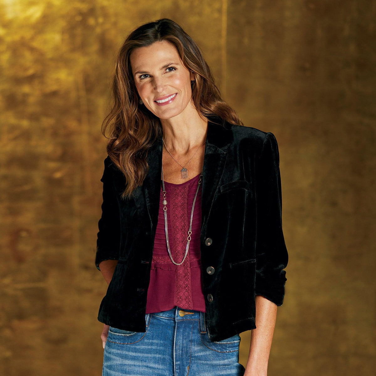 Women's retro lapel coat in black velvet, button-front, notched lapel, long sleeves