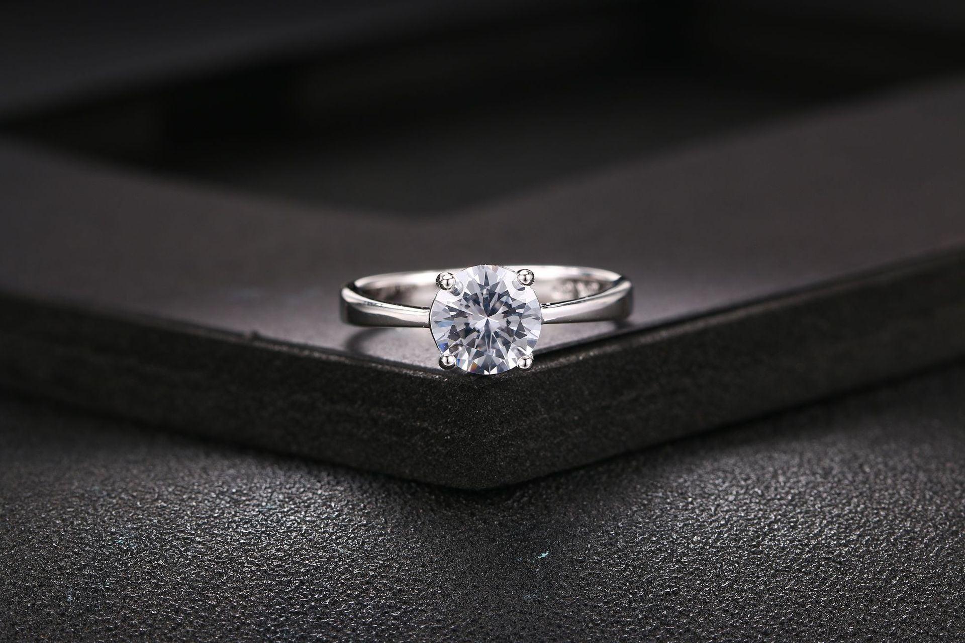 Rose gold and zircon ring - WOMONA.COM