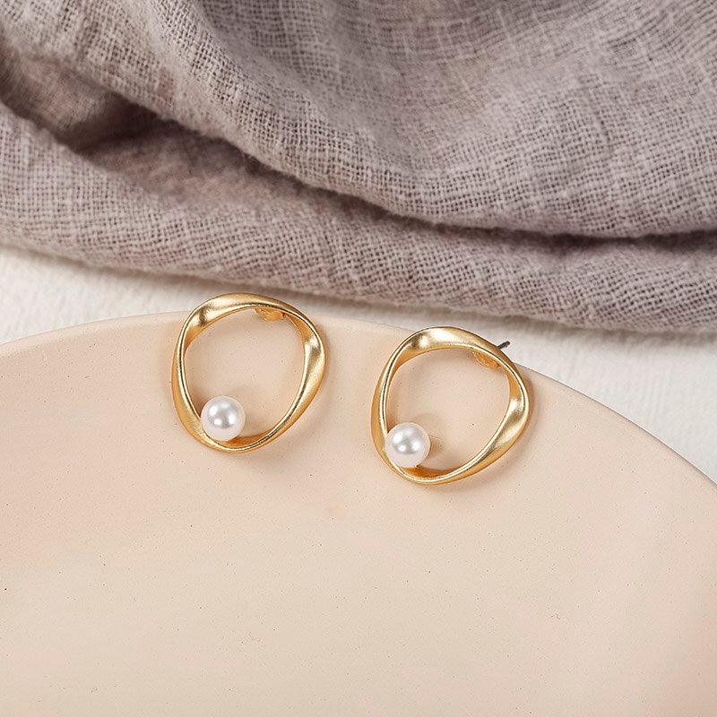 Personality Irregular Round Pearl Earrings - WOMONA.COM