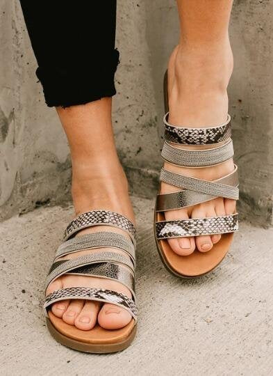 Flat casual open-toed beach sandals - WOMONA.COM