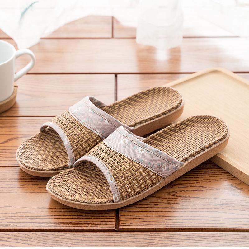 Unisex straw-style indoor flip-flops with light blue patterned single strap
