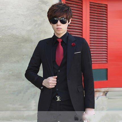 Young men in slim suits For Men - WOMONA.COM