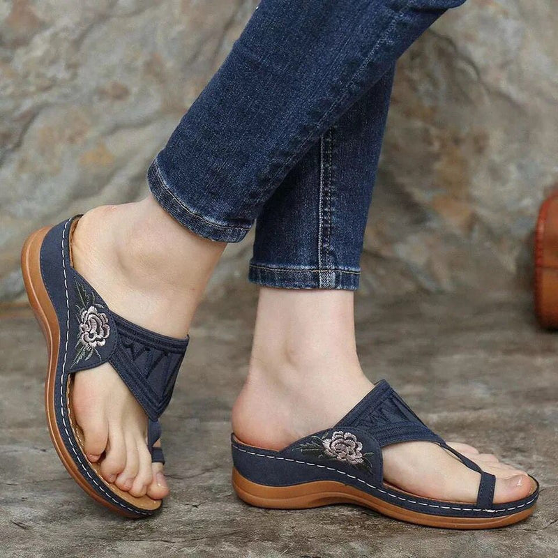 Electric embroidered flip flops - WOMONA.COM