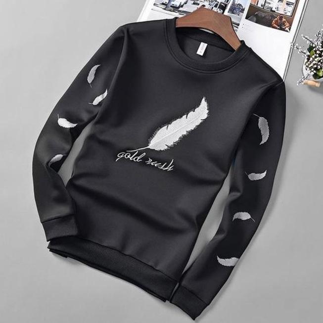 Black crewneck casual sweatshirt with long sleeves and feather print front