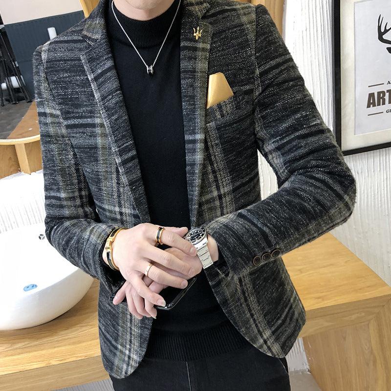 Men's gray-blue plaid blazer with chest pocket and notch lapel, dark buttons