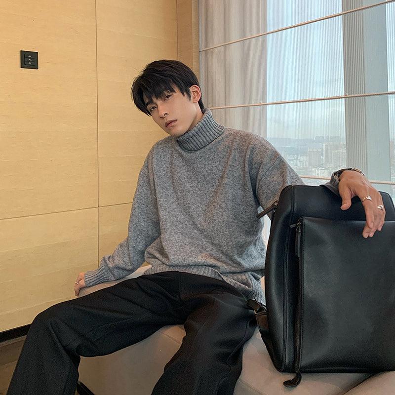 Men's heather gray ribbed turtleneck knit sweater with long sleeves