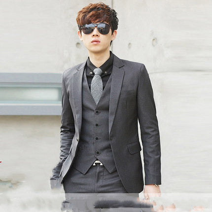 Young men in slim suits For Men - WOMONA.COM