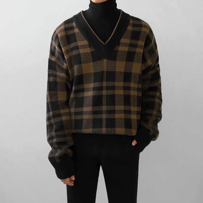 Men’s V-neck plaid sweater in dark brown and black with long sleeves and ribbed hem